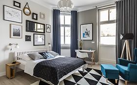 Sanhaus Apartments - CHOPINA 13 - apartamenty w centrum, 5 minut od plaży i deptaka